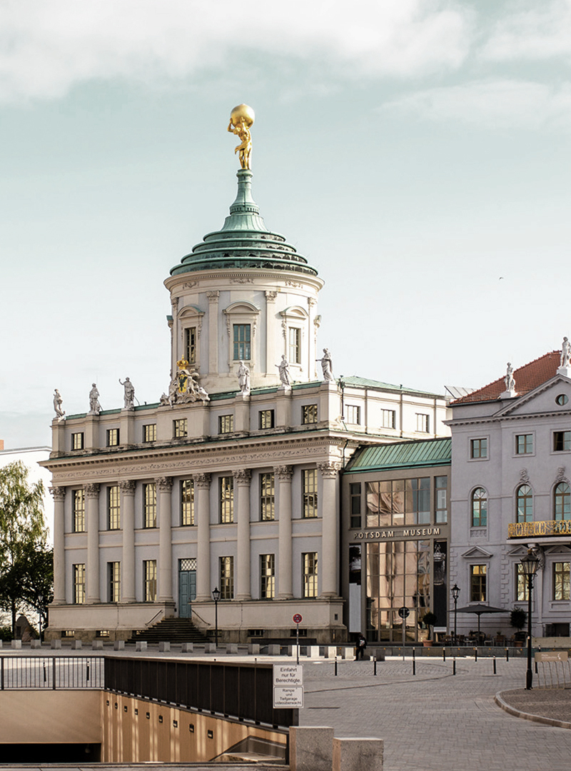 AdobeStock_172828445-Potsdam-grau